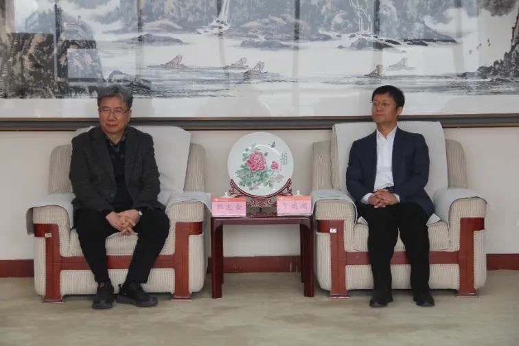 Shandong LANO는 한국 동국대학교 곽문규 박사 및 대표 Liang Tongho와 협력하여 Shandong Jianzhu University와 소음 제어 분야의 교류 및 협력을 수행합니다.